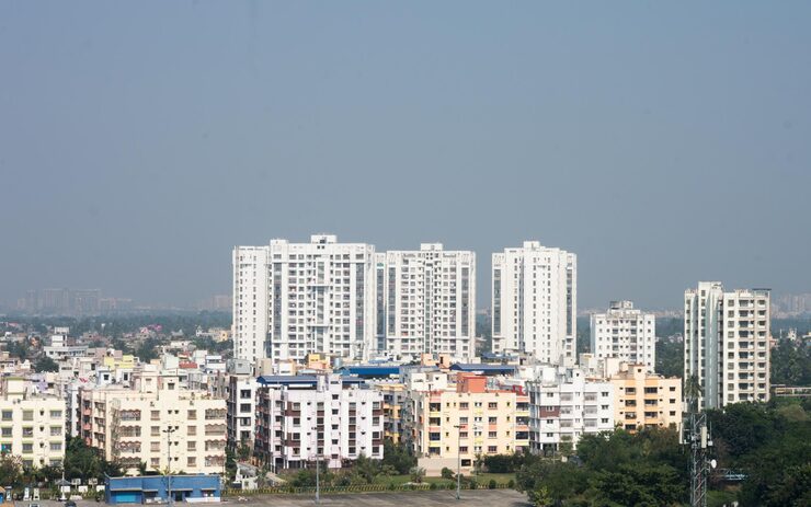 Urban Comfort at Shapoorji Pallonji Apartments in Mumbai